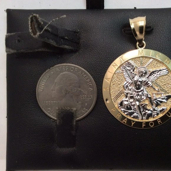 10K YELLOW REAL GOLD SOLID MEN'S SAINT MICHAEL ARCHANGEL DEVIL MEDALLION 4.5gr - Picture 4 of 8